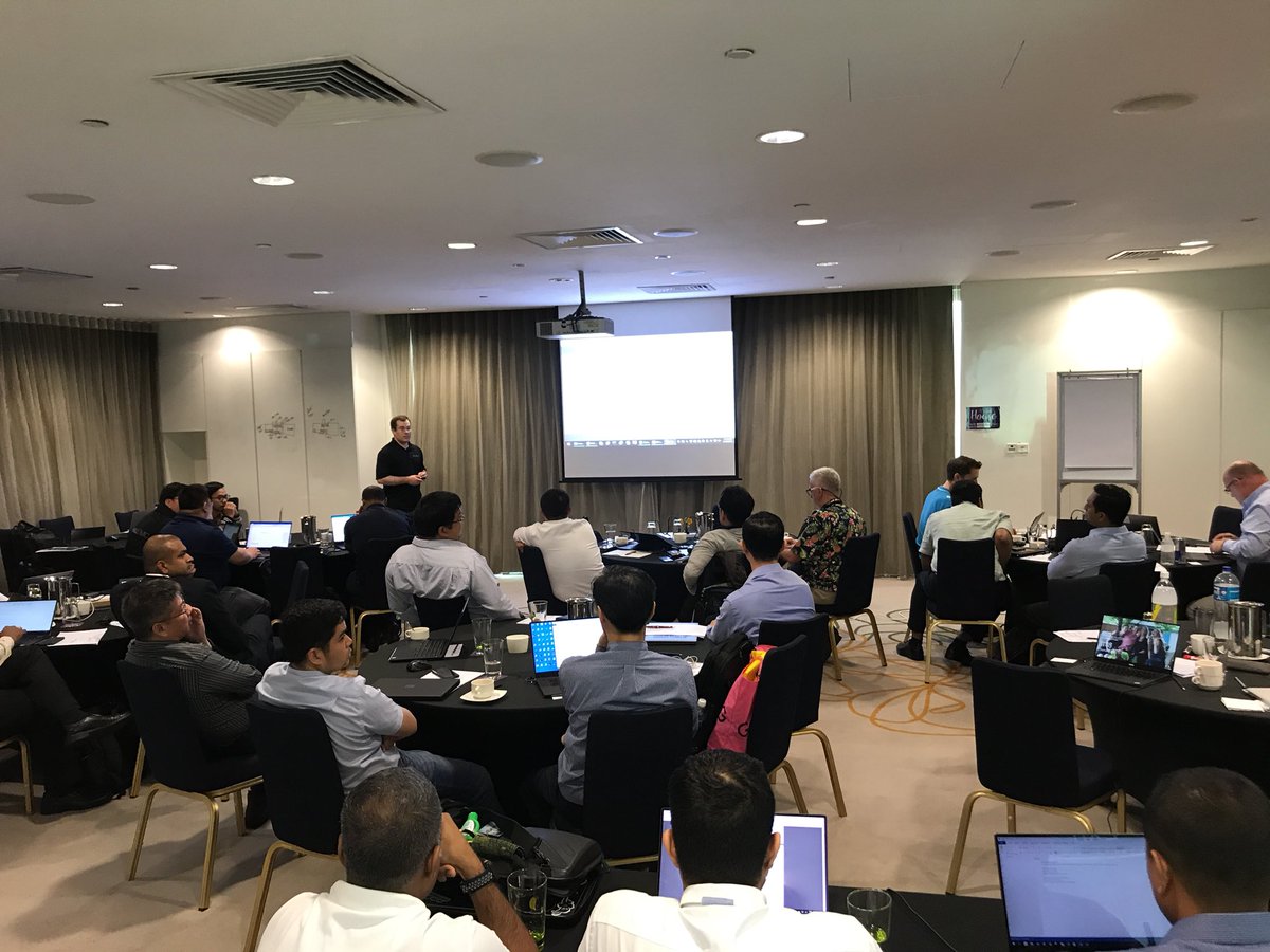 oceanjones1's tweet image. #VxRack FLEX 💪 performance session at the Singapore bootcamp.  370 seconds to rebuild a 3.2TB drive. That’s resiliency.