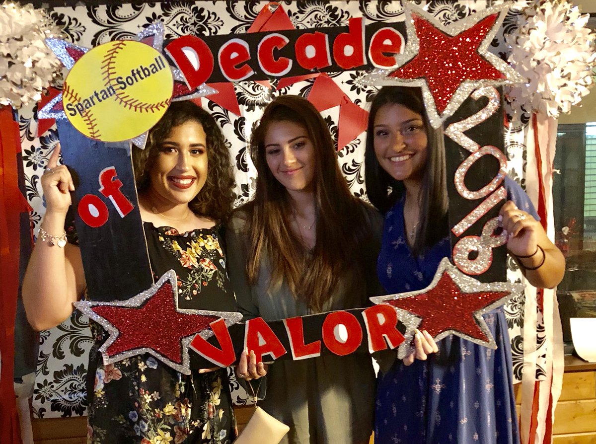 CyLakesSoftball's tweet photo. We have the best manager!#JahairaRocks #DecadeofValor #Selfie/PhotoBoothFun https://t.co/fAsXcLyM7G