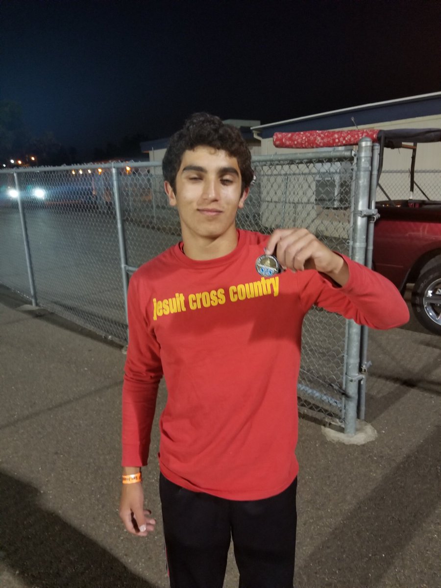 JesuitMarauder's tweet photo. Elliott Raskin wins the Section meet with a vault of 14' 8", a 2inch pr. Josh Gillis also finishes top 12 to move on to the Masters meet next week. Congrats ! https://t.co/NKjl091tNq