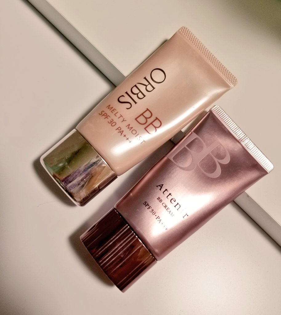 ぺい クリーム比較 上 オルビス イエベ春 イエベ秋 下 アテニア ブルベ夏 ブルベ冬 アテニアは私がつけると 白い 不健康 とメイクにうとい彼から言われるけど ブルベさんがつけたら透明感でるだろなーっていう色 イエベはおとなしくオルビス