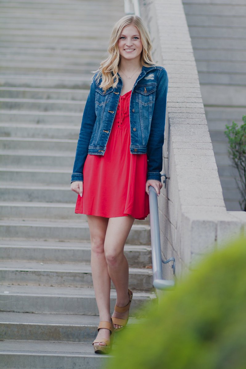 carolineobarski's tweet photo. it’s about time🎓 (dm me if you want a grad invite!!) https://t.co/Grw6MaFEIT