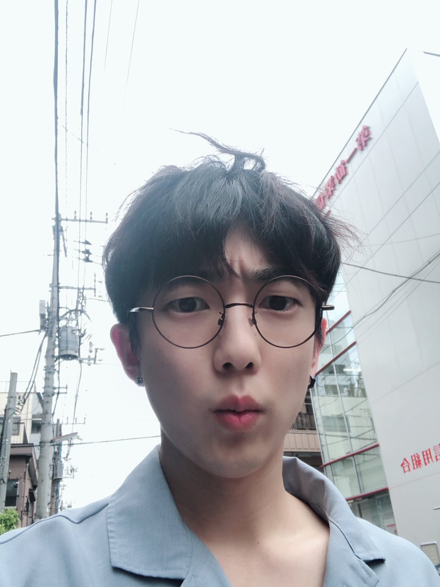 최태주 テジュ Taeju Twitter પર 風が俺を 超サイヤ人 に作ってくれた 現実 は アンテナ星人 テジュ メガネ 日本 韓国 俳優