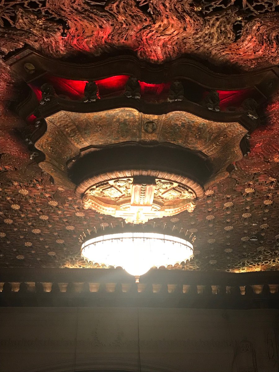 MTrimbs's tweet photo. @shnsf Random question - how do you change the lightbulbs? #intermission https://t.co/AIN3moyo0N
