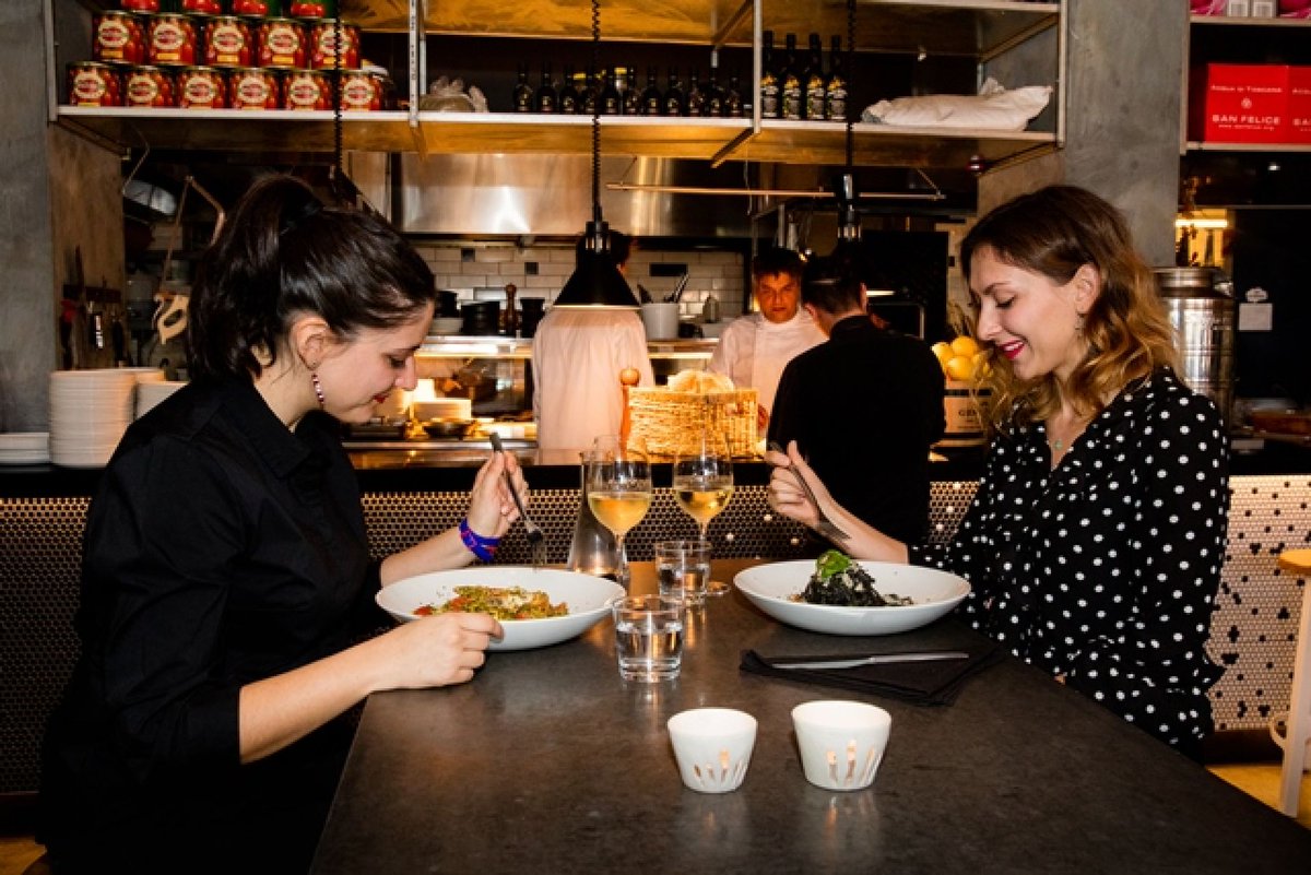 VisitFremantle's tweet photo. Two words: ‘Fremantle’ and ‘food’. What’s the first thing that comes to mind? Italian, right? Check out our new 'food trail with gusto' blog🍕 🍝 😋 https://t.co/SF3kP3y1iG #Fremantlestory #Italian #Food #eatperth #eatdrinkperth #LoveFreo #TrailsWA https://t.co/KOGyWW8cgw