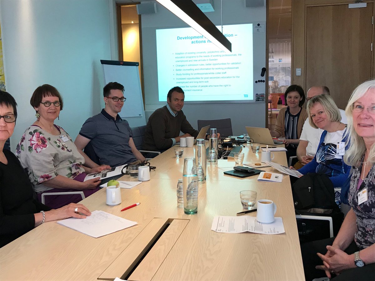 Lempiystava's tweet photo. #aikuiskoulutus on hot topic myös Ruotsissa. Palkansaajajärjestö @TCOSverige tavoittelee yliopistojen ja korkeakoulujen aikuiskoulutustarjonnan suuntaamista työssä olevien osaamisen kehittämiseen @mikadomisch #avotesr @STTKMikonkatu https://t.co/878i62akTg