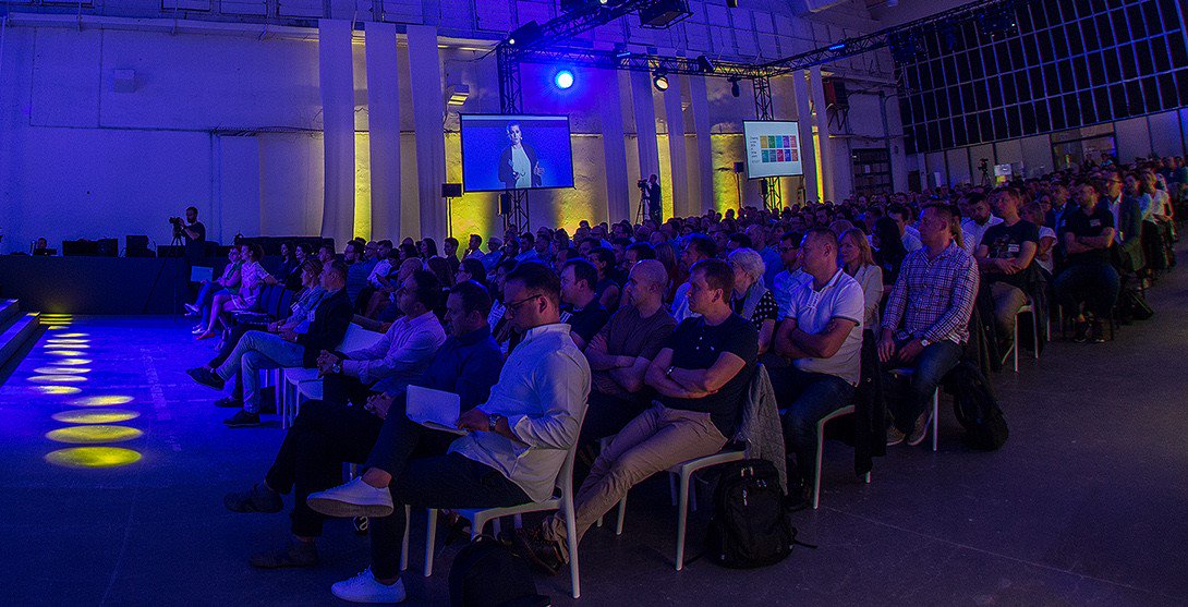 IKEAPolska's tweet image. Dziś nasi menadżerowie z całej Polski dyskutują o tym, jak czynić codzienne, domowe życie wielu Polek i Polaków jeszcze lepszym. Cieszymy się, że możemy się spotkać! #democraticdesign #IKEA #IKEAPolska