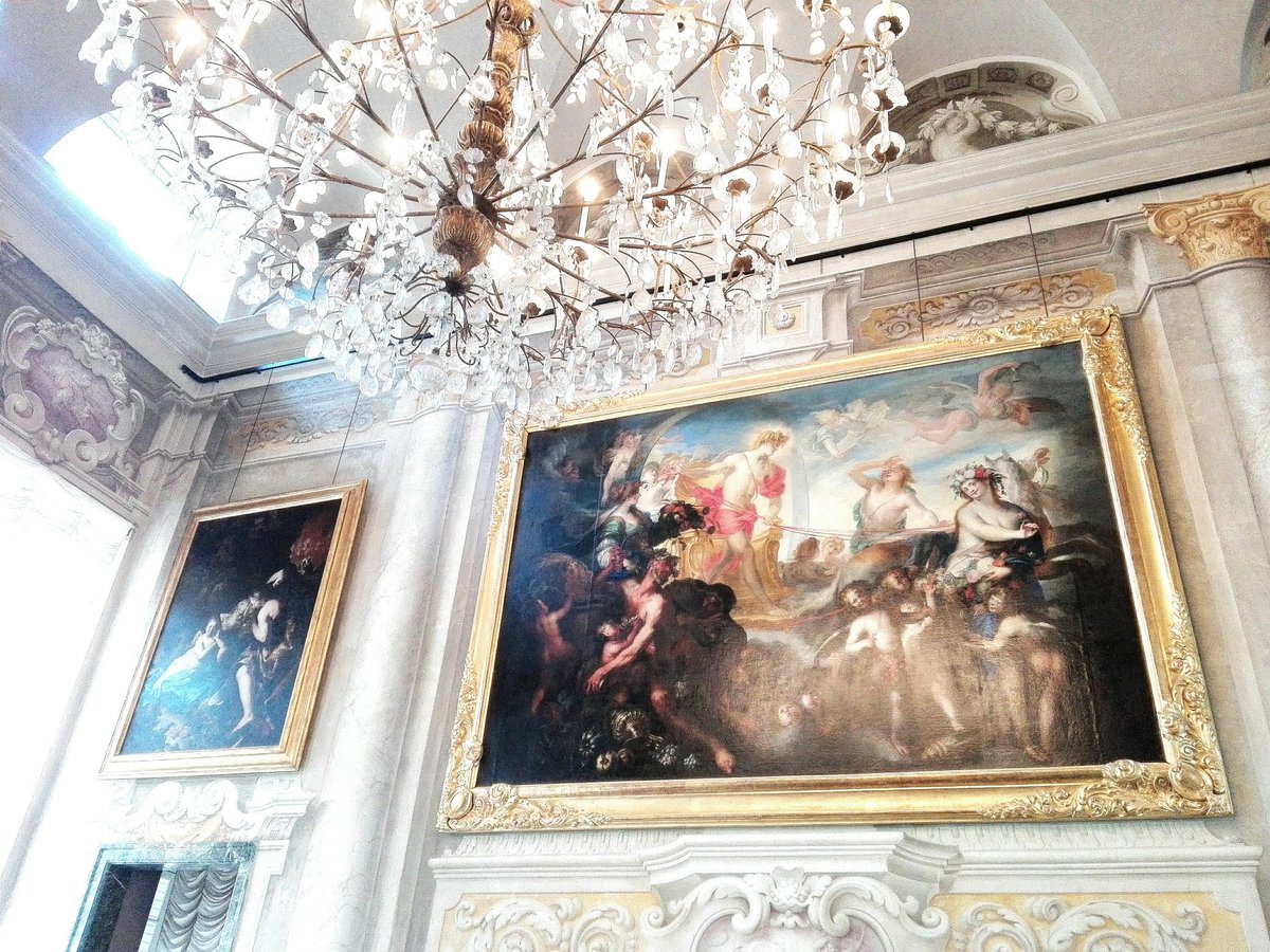 ComicityFest's tweet image. Oggi siamo nella splendida cornice di #PalazzoRosso per inaugurare i #RolliDays di Genova. Comicity ci sarà a #LaNotteDeiMusei 🖼 sabato 19 maggio h 22.30 con Comicity Reading. Vi aspettiamo! 😉