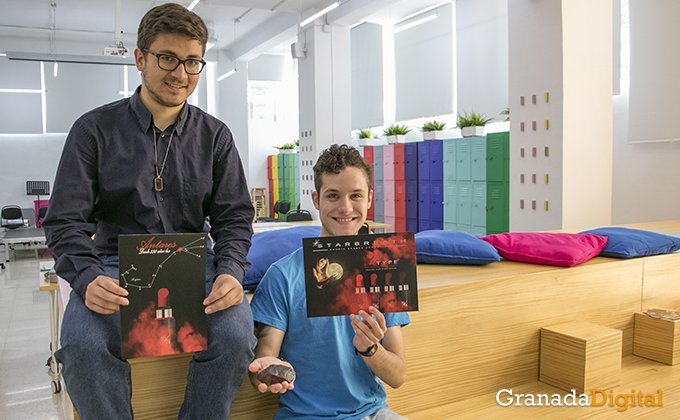¡Buenos días! 🌟💄 Pintarse los labios con polvo de estrellas quizá no quede tan lejos... 🌟💄 Dos jóvenes en #Granada están a punto de lanzar una empresa que venderá cosméticos hechos con meteoritos ¡Hablamos con ellos! #EntrevistaGD   👉goo.gl/kJ6CmK
<a href="/UGRemprendedora/">UGR emprendedora</a>