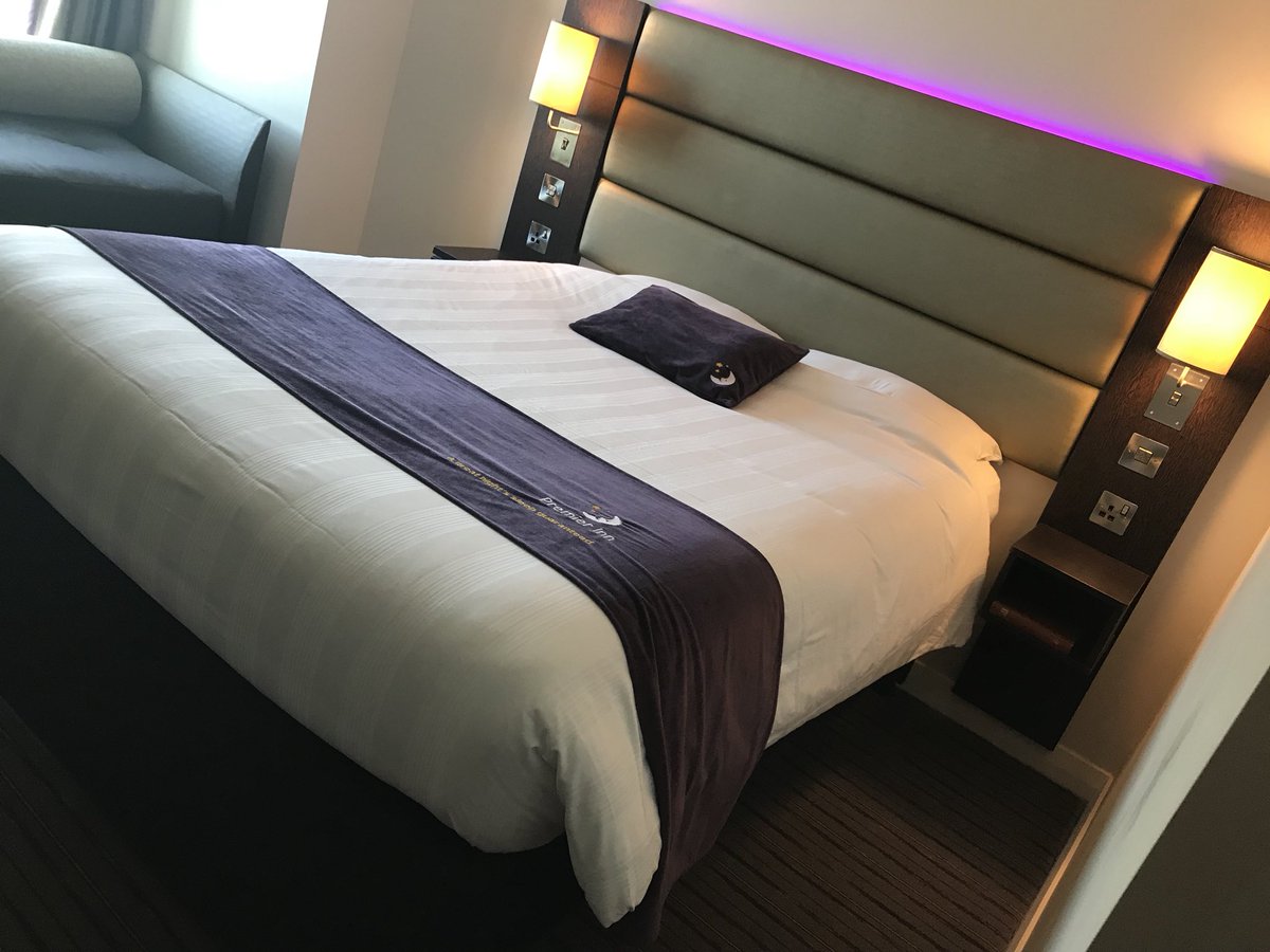 Esperança loves to make dreams from clouds ☁️ but also beds that are clouds where anyone would love to have the best night ever! <a href="/MediaCityUK/">MediaCityUK</a> ❤️ #backtobasics #DreamMaker #housekeepingrocks <a href="/SDEBDD/">simon ewins</a> <a href="/turquise_sky/">Nilgun E. Gregory</a> <a href="/kerrylawson16/">Kerry Lawson</a> <a href="/Minafattahi/">Mina Fattahi</a>