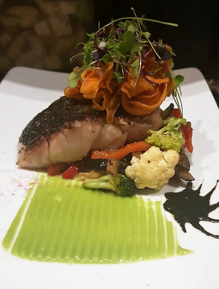 grupo374's tweet photo. ¡Platos que son toda una delicia! 😍😋 Visita las páginas de nuestros #Restaurantes y haz tu reserva. ¡Te sorprenderán! #Grupo374 #yummy #foodie  @elochoymedio @colmadorivera_ @MONVALENCIA_ #ElCaféDelMar https://t.co/ni5B707ZCo