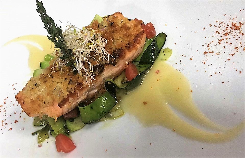 Delicias que convierten tu comida en un auténtico placer. ¡Ven a probarlos! ¡Te esperamos!  😍😋 #ElOchoyMedio Reservas: 📞 963 92 20 22 #yummy #foodie