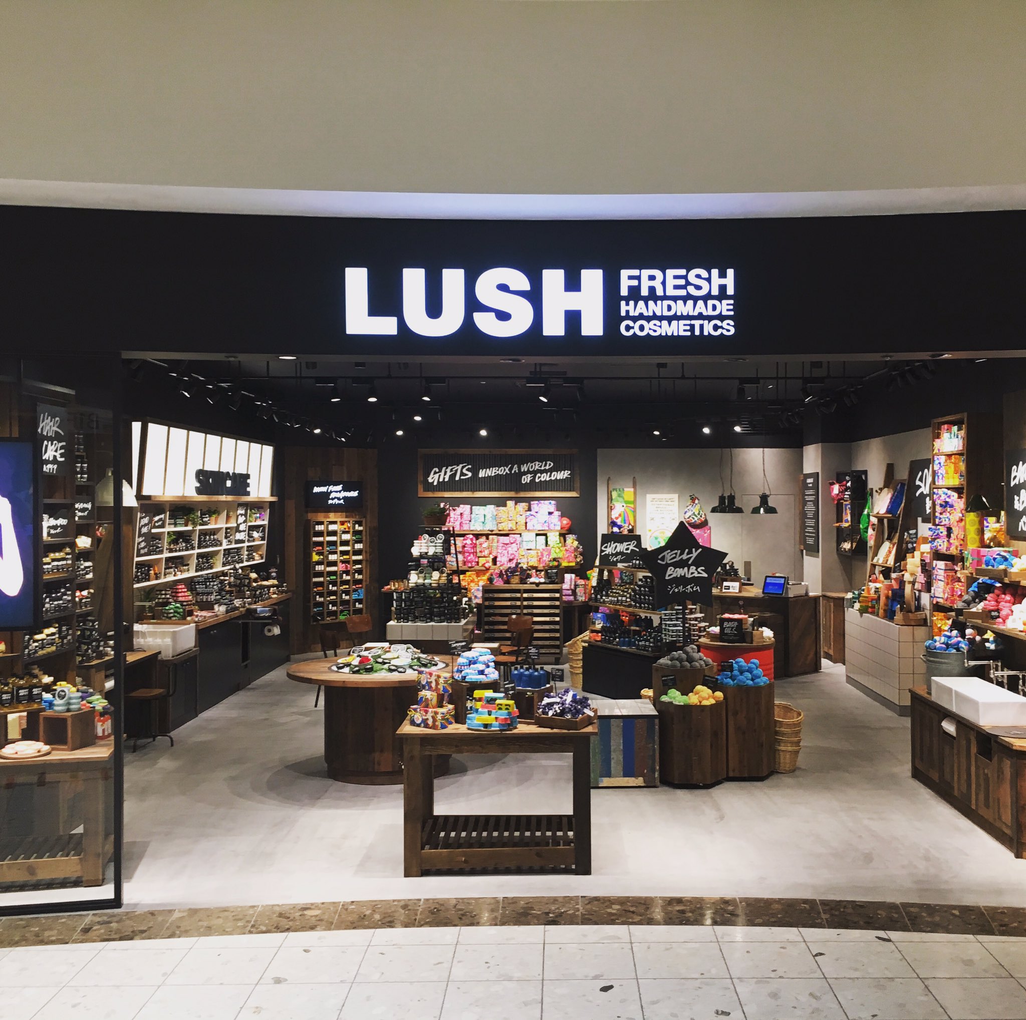 Lush アミュプラザ鹿児島店 こんばんは ラッシュアミュプラザ鹿児島店 本日よりオープンしております すでにたくさんのお客様にご来店いただいております 学校帰りやお仕事帰りに是非お立ち寄りください ラッシュ Lush アミュプラザ鹿児島 Lush アミュプラザ鹿児島店 こんばんは ラッシュアミュプラザ鹿児島店 本日よりオープンしております すでにたくさんのお客様にご来店いただいております 学校帰りやお仕事帰りに是非お立ち寄りください ラッシュ Lush アミュプラザ鹿児島