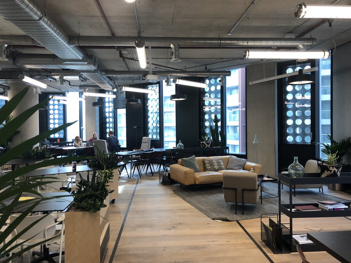 ClarehMurray's tweet photo. Another day, another visit, another green dream- @AHMMArchitects White Collar Factory @OpenCityorg #GreenSkyThinking2018 - #natvent #wellbeing . Thanks for the sketch tour @cmrcmrcmrcmr and Luis https://t.co/kjcdGfi1U6