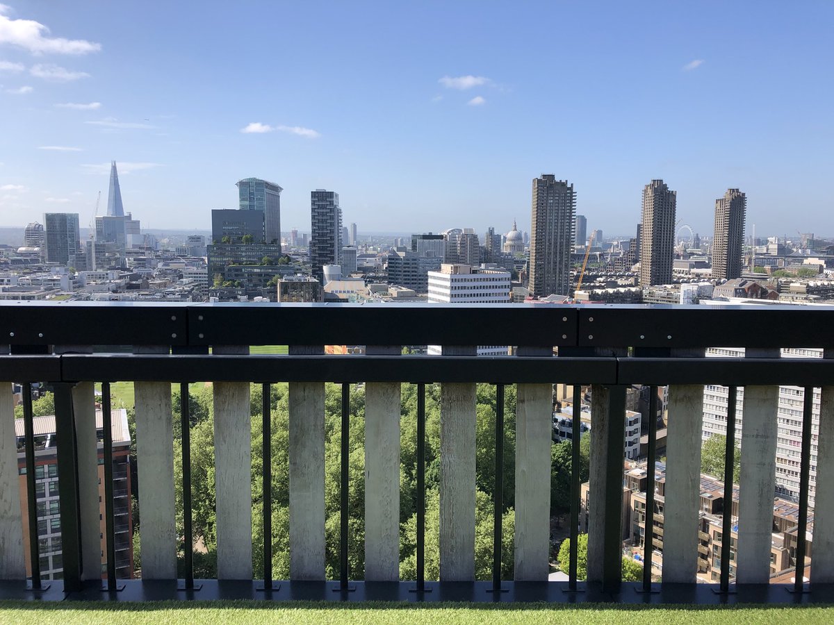 ClarehMurray's tweet photo. Another day, another visit, another green dream- @AHMMArchitects White Collar Factory @OpenCityorg #GreenSkyThinking2018 - #natvent #wellbeing . Thanks for the sketch tour @cmrcmrcmrcmr and Luis https://t.co/kjcdGfi1U6