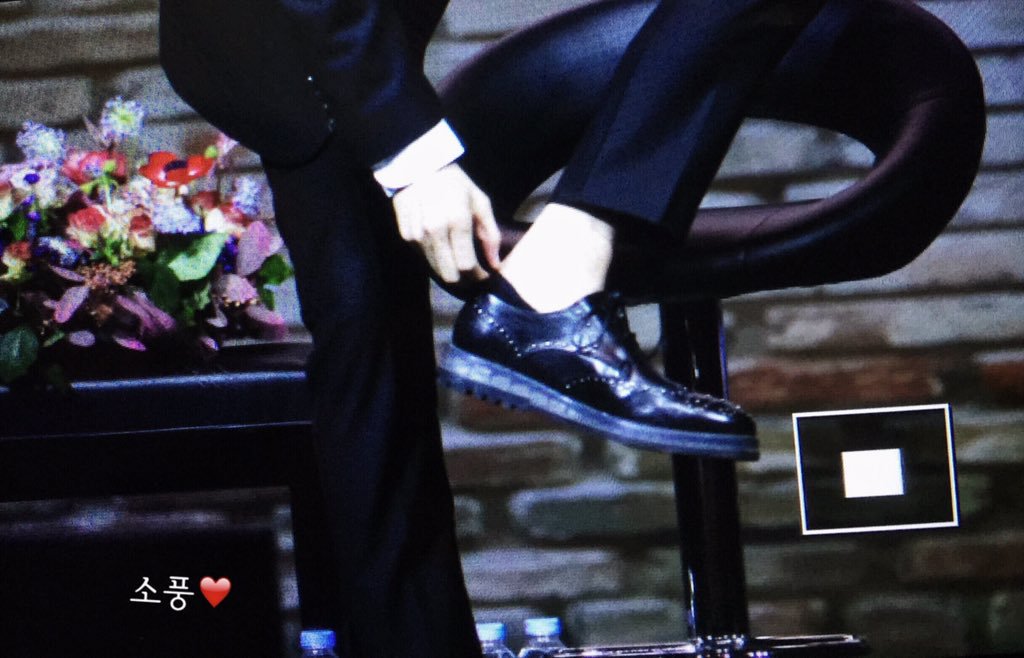 김준수 발목 봇 (@xia_ankle) on Twitter photo 