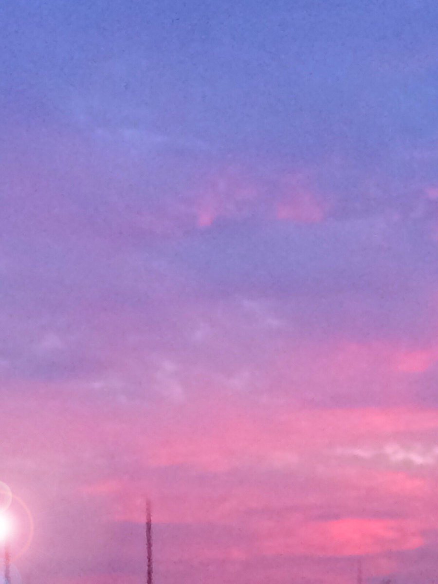 飯塚雅弓 Twitterren ピンクのグラデーション 夕焼け空と共に 今日も1日ありがとう みんなお疲れ様っ