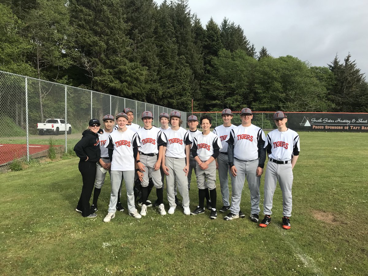 MajaliseTolan's tweet photo. I got to be our JV Baseball Coach this week. My record will forever stand at 1-0! These boys were undefeated in league! They are also amazing people! Go Tigers! #howmanywins @HowManyWins https://t.co/c0bzkaHZiD