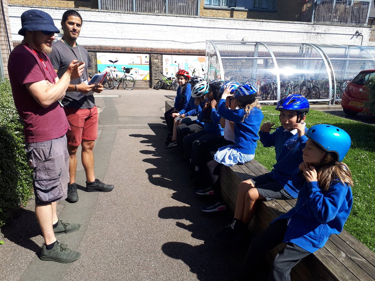 BevDickinson4's tweet photo. We just โค #Cycling @ShacklewellE8 More urban skill and confidence for our #Year5 & Learn to ride too -big success! Thank you @CycleConfident @hackneycouncil
๐ #GreenerHackney #ActiveTravel #CleanAir #NWFed https://t.co/QxaCXH7UEr