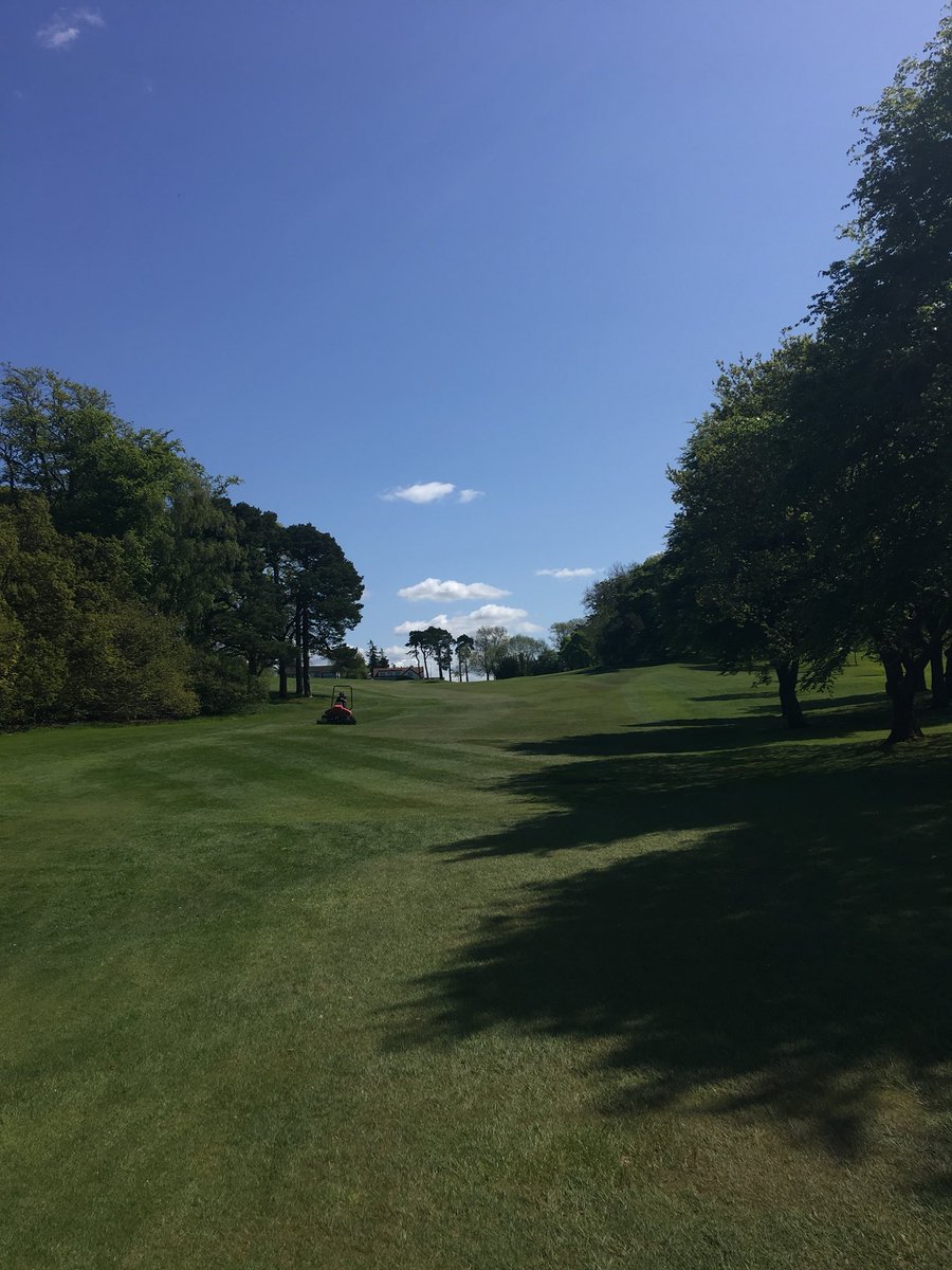 Williamwoodpro's tweet photo. The golf course is looking in great shape so make the most of the weather! https://t.co/K2NM0mYzPh