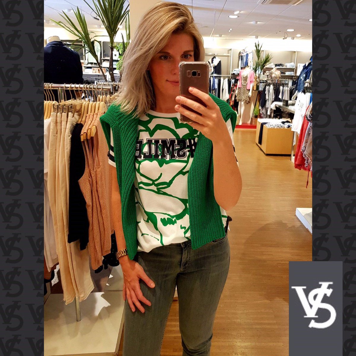 LOOK OF THE DAY | Willemijn in een luxe jeans look van Luisa Cerano. Deze favoriete voorjaarsoutfit shop je vanaf vandaag met 30% Verrassend Meivoordeel. Get it or regret it! #welovetoinspire #eenwereldvolmode #daretowear