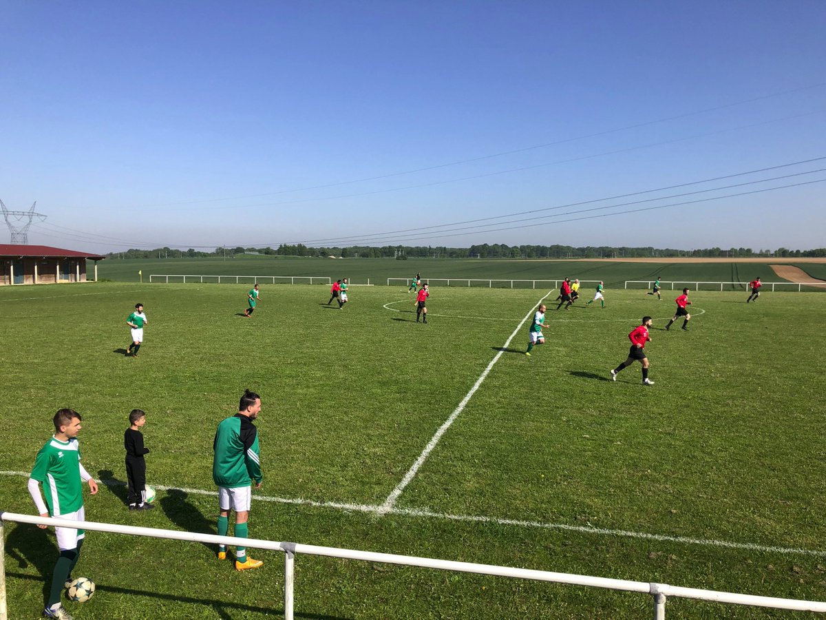 p2j_fr's tweet photo. Le @cll_fc est de retour sur nos antennes et dans tes oreilles.
Qui de mieux que @Rikirixx pour t'accompagner au boulot ce matin ?
Personne évidemment.
Monte le son et plonge dans l'univers du football loisirs avec les amis du #CLLFC
https://t.co/ycHChu00st https://t.co/EM1qt7aUwT