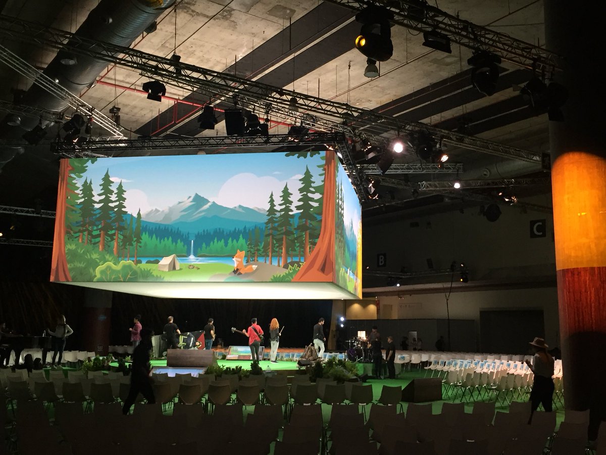 dimitri12c's tweet photo. Warm up for an upcoming amazing day at basecamp Madrid #SalesforceMAD https://t.co/4GwfLSpDb7