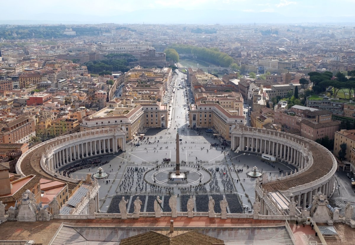 Noch keine Pläne für´s anstehende #Pfingstwochenende? Wie wäre es mit einem spontanen #CityTrip nach #Rom? 🍷🍕🍨: smile4travel.de/europa/italien…