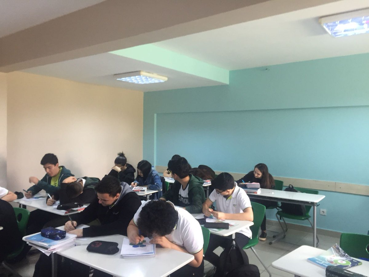 9. Sınıf öğrencilerimiz ile "Kendini Değerlendirme ve Kariyer Gelişimi" etkinliğimizi gerçekleştirdik. Öğrencilerimiz kendi yetenek ve mesleki ilgilerini fark etme fırsatını yakaladılar. 🏆 <a href="/Sevgi_Cakmak85/">Sevgi Çakmak</a> <a href="/GokceKilicoz/">Gökçe Kılıçöz</a> <a href="/SibelIzgiman/">Sibel İzgiman</a>