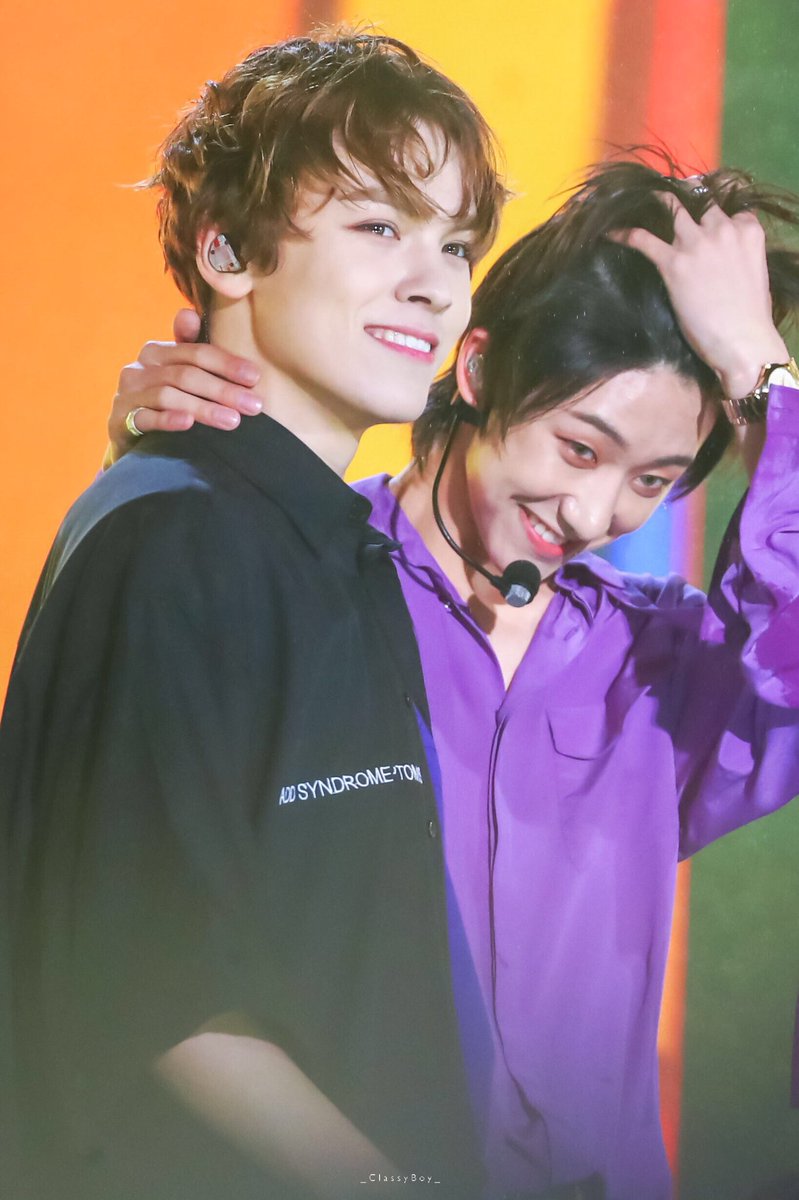 ClassyBoy_vn's tweet photo. 180512 드림콘서트 
#seventeen #세븐틴 #VERNON
#버논 @pledis_17 https://t.co/ThOR2gTjHC
