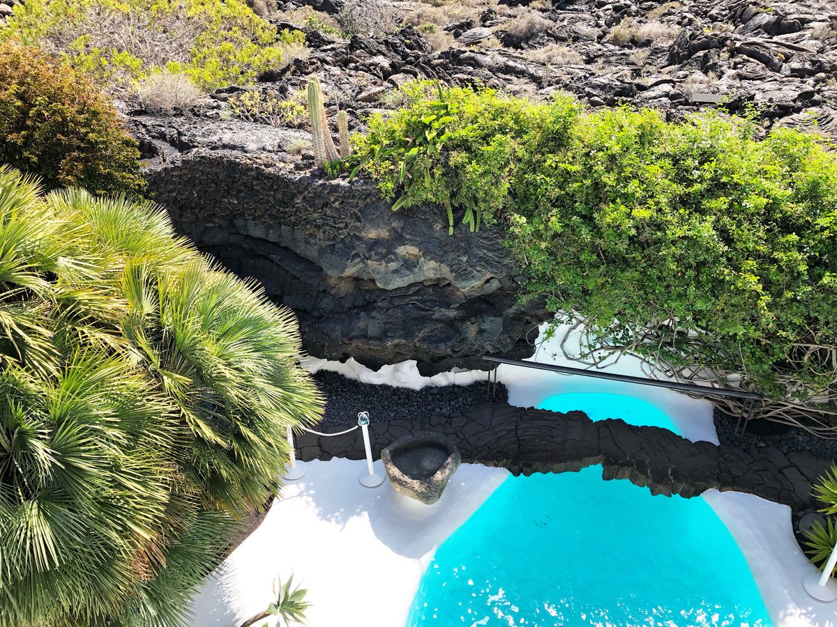AnthoMattz's tweet photo. Retour sur #Lanzarote la volcanique pour ce #JeudiPhoto !! 📸 Un superbe petit séjour le temps d’un break en famille la semaine dernière. 🌋🐪🌵👣 Les @Bestjobers je vs l’avais dit, si on y va c’est grâce à vous! 😁 Mission donc réussie! 😉 https://t.co/G4AypvOEVX