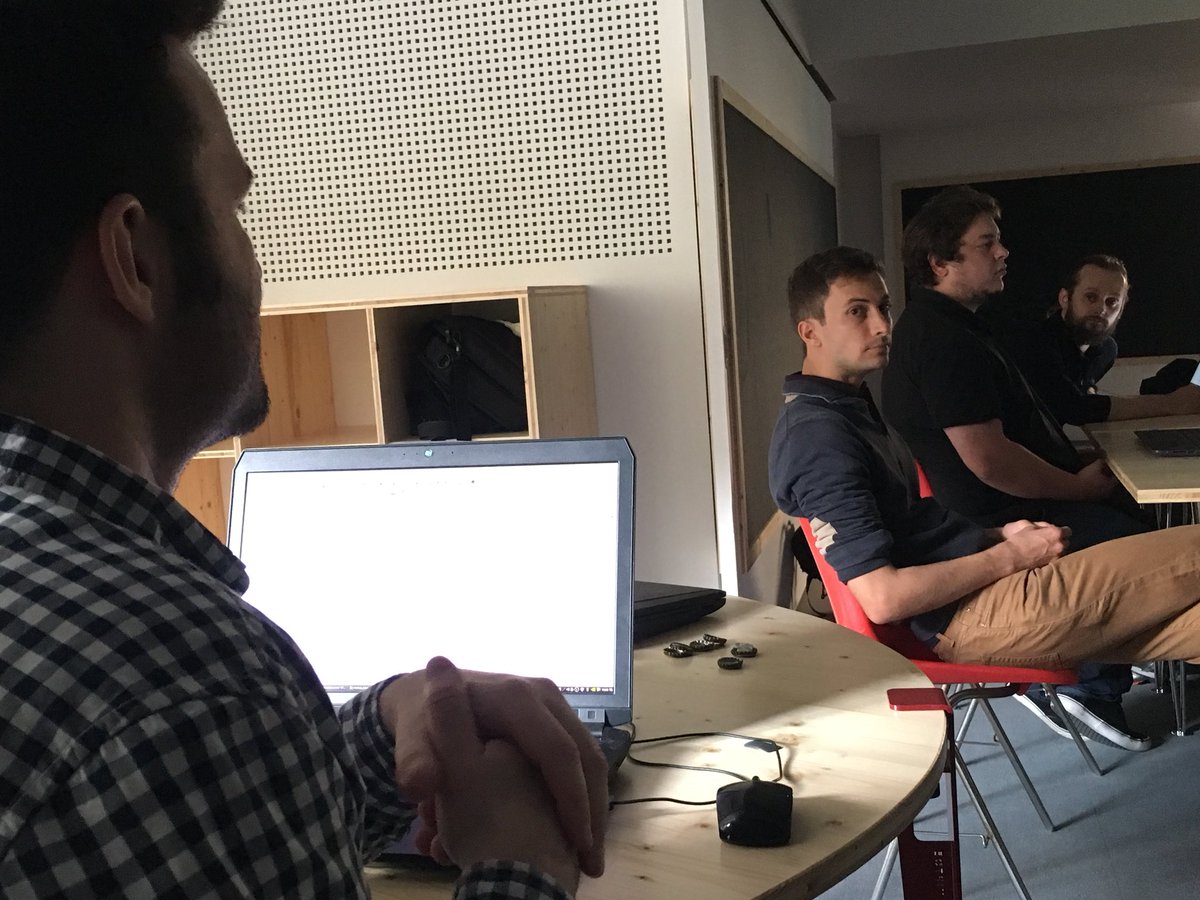 FrontendPizza tweet picture