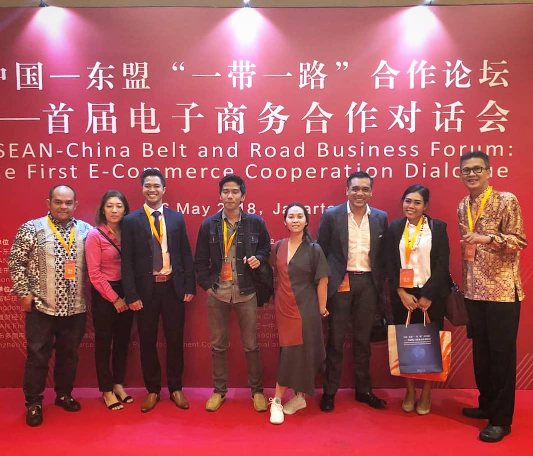 chicohakim's tweet photo. Pangsa Pasar terbesar di Asia Tenggara. Indonesia wajib menjadi tuan rumah Di negeri sendiri maupun menjadi “penjajah” Di negeri orang  kaitannya dengan Bisnis Digital. Kemarin di Marriott Hotel, Mega Kuningan, Jakarta.  #160518crh  #ASEANChinaBizForum #ECommerceCoopDialogue https://t.co/K0yjT6HQ6L