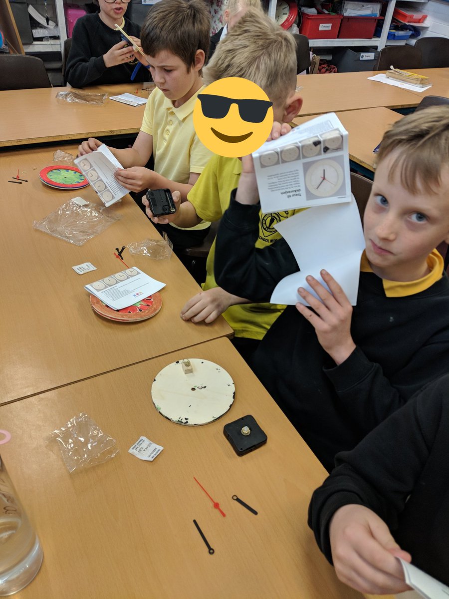 YsgolCC's tweet photo. Miss Fielden's Maths class have been designing and assembling their own clocks to help with learning the time! #mathsisfun #practicalmaths #learningthetime https://t.co/rUUjL9stwU