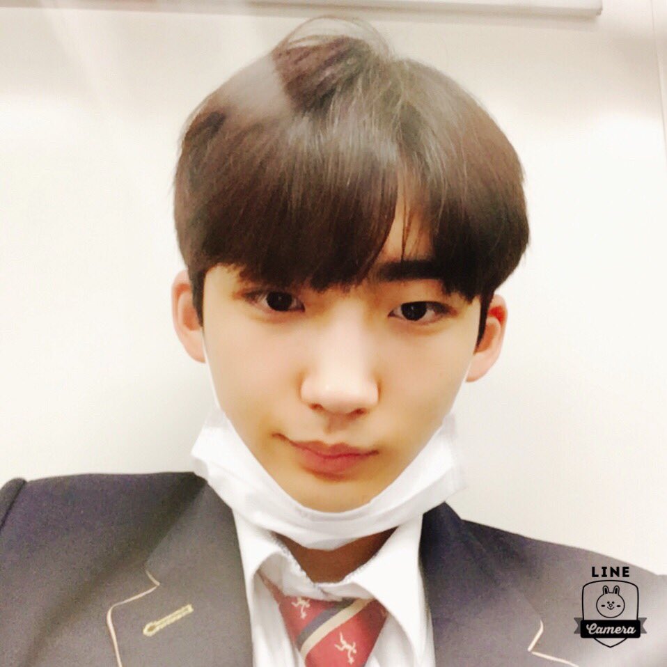 TRCNG_official's tweet photo. [#TRCNG][#현우] 안녕하세요 오늘 학교가는데 비가 엄청 많이 오더라고요.. 여러분들 걱정이돼서 찾아왔습니다!! 비 올수록 차 조심하고 걸어다니거나 운전할때도 조심 또 조심 해야해요!! 다치면 안되니까
밤에 천둥 번개 때문에 무서우면 저희 생각해요❤️사랑해요❤️
그리고 내일도 우산 챙겨요! https://t.co/acT3YuwGhn