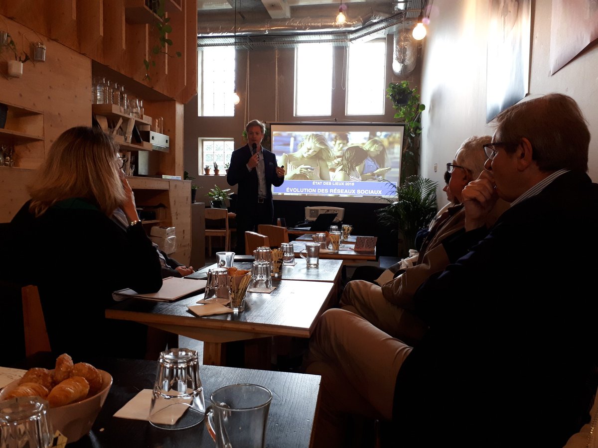 NAPFgrandouest's tweet photo. #MembresNAPF présents #conférence @flydesigners animée par Aurélien de Sorbay @Aureliencds ce matin https://t.co/2JzQ2RzwT5