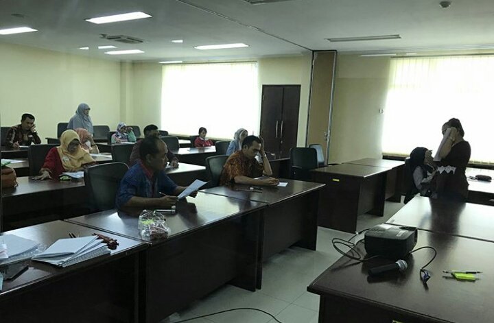 BadanBahasa's tweet photo. Pusat Pengembangan Strategi dan Diplomasi Kebahasaan (PPSDK), @BadanBahasa mengadakan kegiatan Seleksi Calon Pengajar BIPA untuk Luar Negeri Tahun 2019 di Gedung Arjuna, PPSDK, Sentul, Bogor, Jawa Barat, 16—18 Mei 2018. #BIPA #PPSDK https://t.co/0S9Gzp1yct