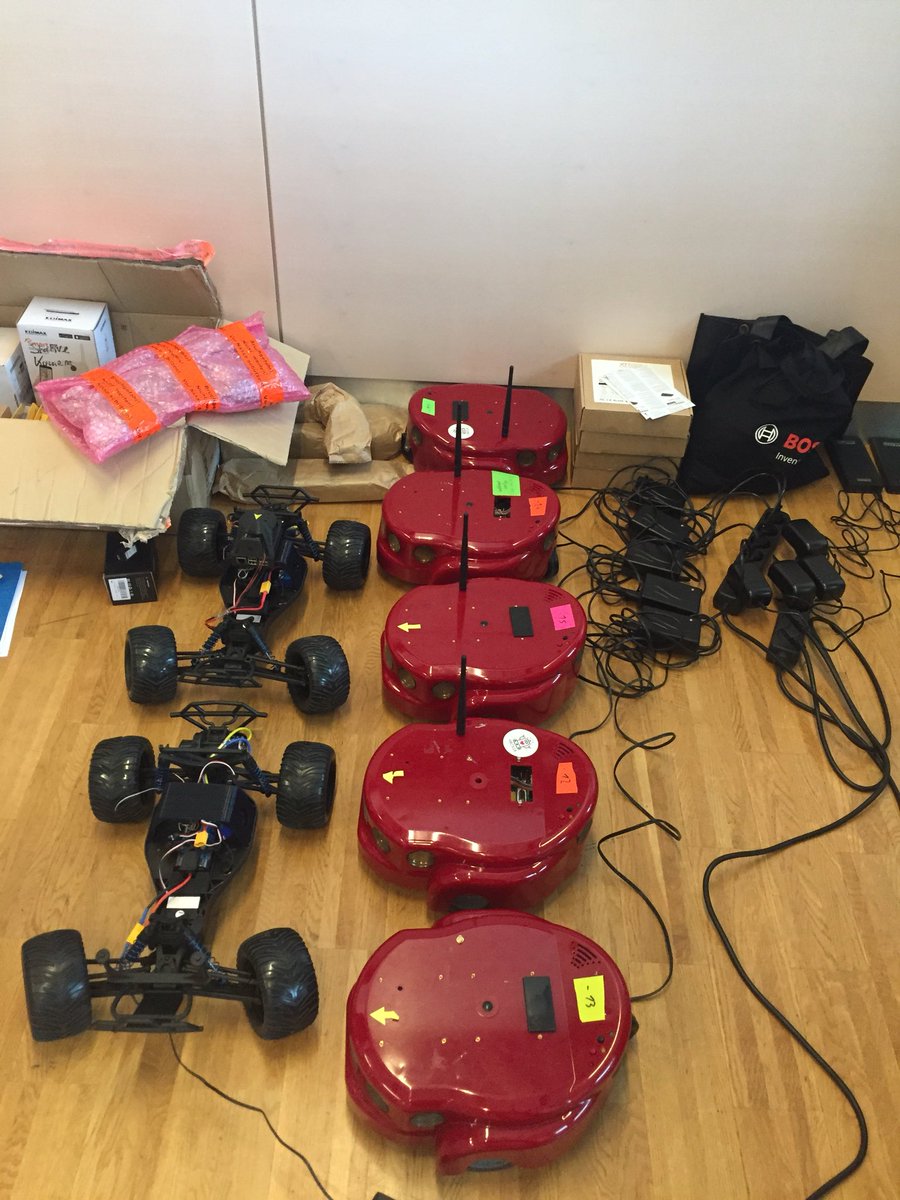 anoff_io's tweet image. #robot fleet ready for hacking 

#WeAreDevelopers2018 #bosch