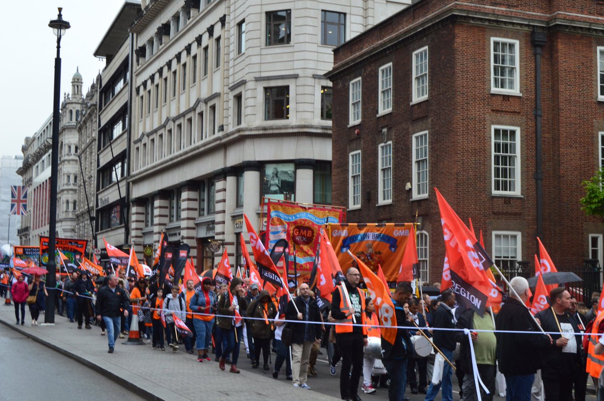 neilsmithgmb's tweet photo. Sea of Orange ! Wow ! Love my Union ! @PaulMaccaGMB @Tim_Roache @unionpeople @GMBYoungNWI https://t.co/GlaU4CeyBy