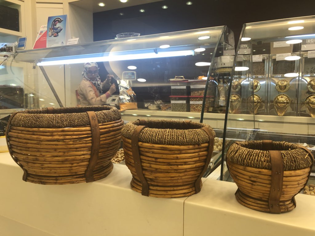 Alrifaioman's tweet photo. Choose your basket and fill it with whatever you please. #ideasforramadan #newin #oman #muscat #alrifai #رمضانك_اجمل_مع #gifts #Ramadankareem2018 https://t.co/e8olvlzryZ