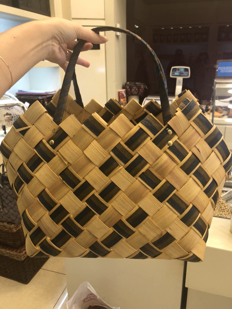 Alrifaioman's tweet photo. Choose your basket and fill it with whatever you please. #ideasforramadan #newin #oman #muscat #alrifai #رمضانك_اجمل_مع #gifts #Ramadankareem2018 https://t.co/e8olvlzryZ