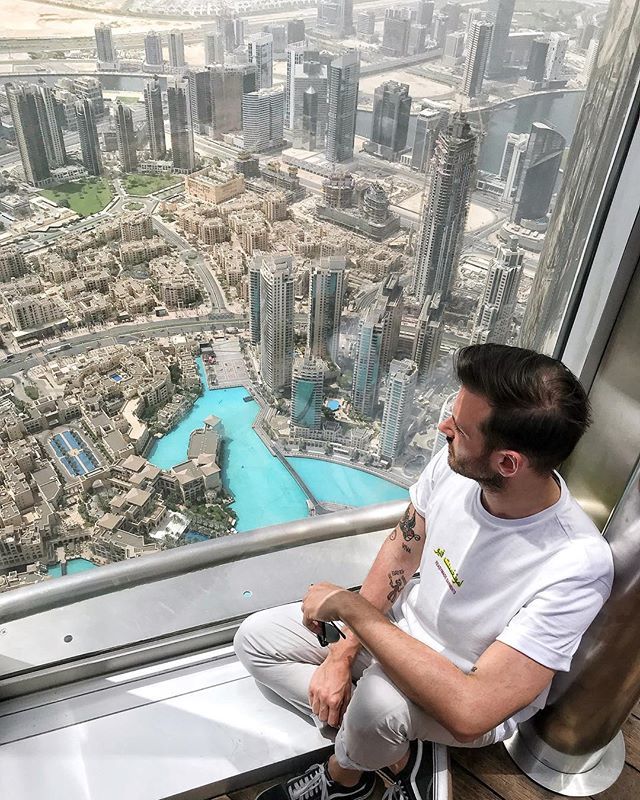 stefanopaleari's tweet photo. vertigo 🌀 #tbt #dubai #wowdubai #gnamboxindubai https://t.co/zKTNOsG9NG https://t.co/694e1xp59X