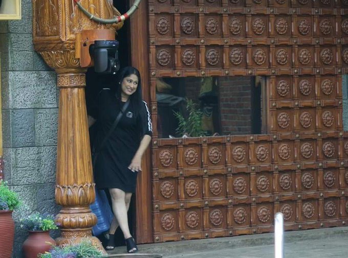 BiggBossTroller's tweet photo. #Exclusive: She is the new wild card entry in #BiggBossMarathi
#BiggBossMarathi #BiggBossTroller #BiggBossMarathiS1 #BBMarathi https://t.co/APY4wmVIy5
