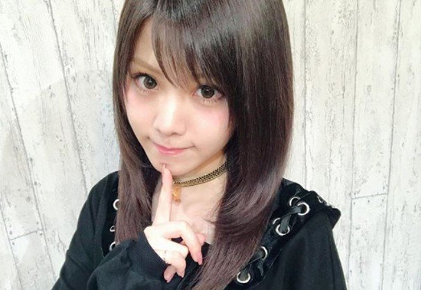 Line News 田中れいな 8年ぶりの黒髪に反響 28歳に見えない T Co 0amhyg1oop