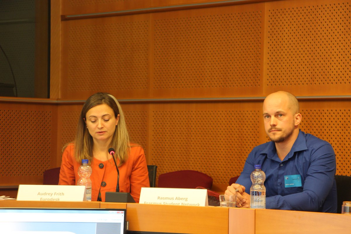 📸Thank you <a href="/HennaVirkkunen/">Henna Virkkunen</a> to hosted #ROIMOB policy debate, and to all the speakers for your valuable contributions on EU #VETMobilities, which will definitely enrich the next steps of #ROIMOB research. 
roi-mob.eu