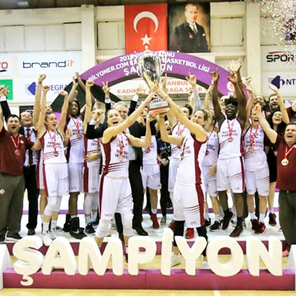 Geçen yıl bugün... #YakınDoğuÜniversitesi, Türkiye Kadınlar Basketbol Süper Ligi'nin Şampiyonu🏆🏆🏆 17/05/2017
#ydü #ydümelekleri #tbt #throwbackthursday