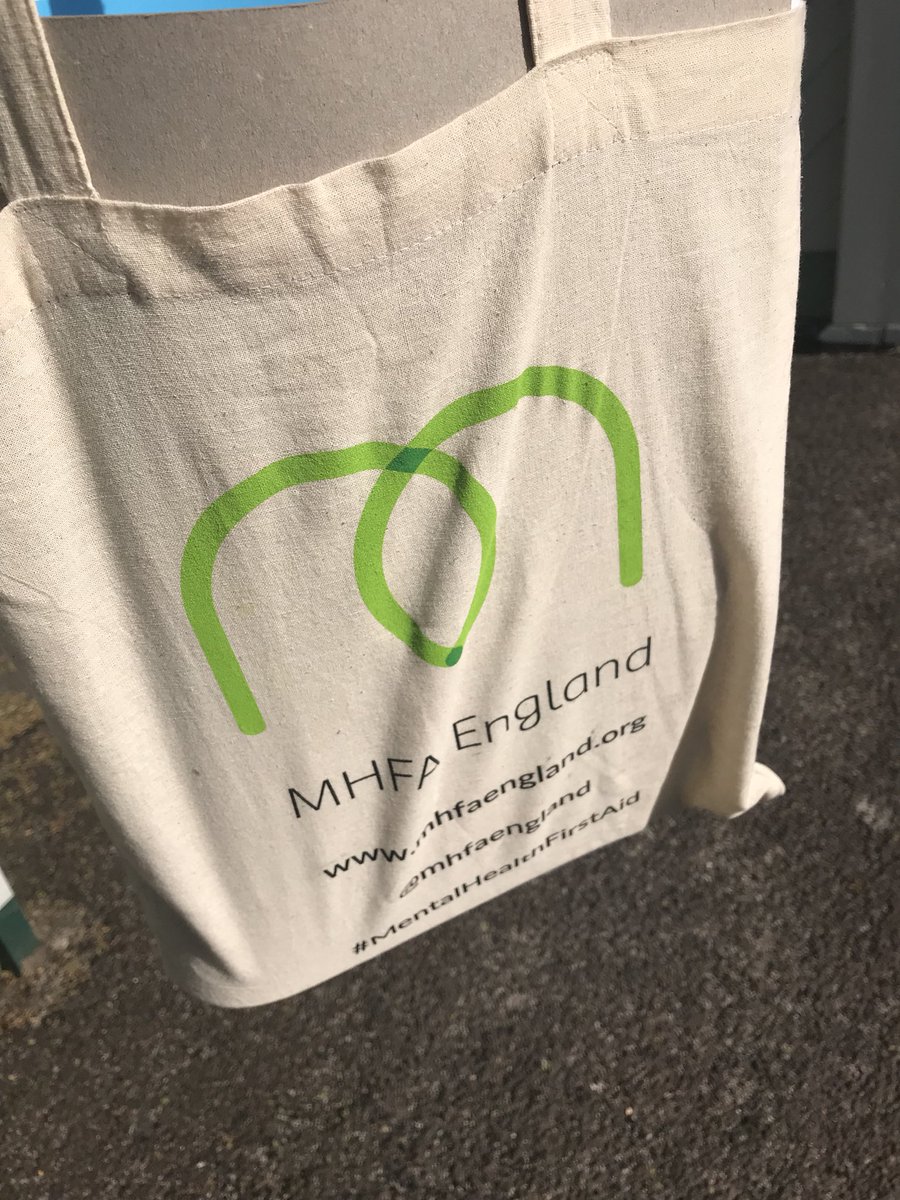 Kat_Hounsell's tweet photo. Me, my green pin and my @MHFAEngland bag are off to London! @Barbour_EHS #workwell2018 conference and @FlorenceCB09 ‘welcome to self-employment’ celebrations... here I come! #MHAW18 https://t.co/DLdKoaSoEM