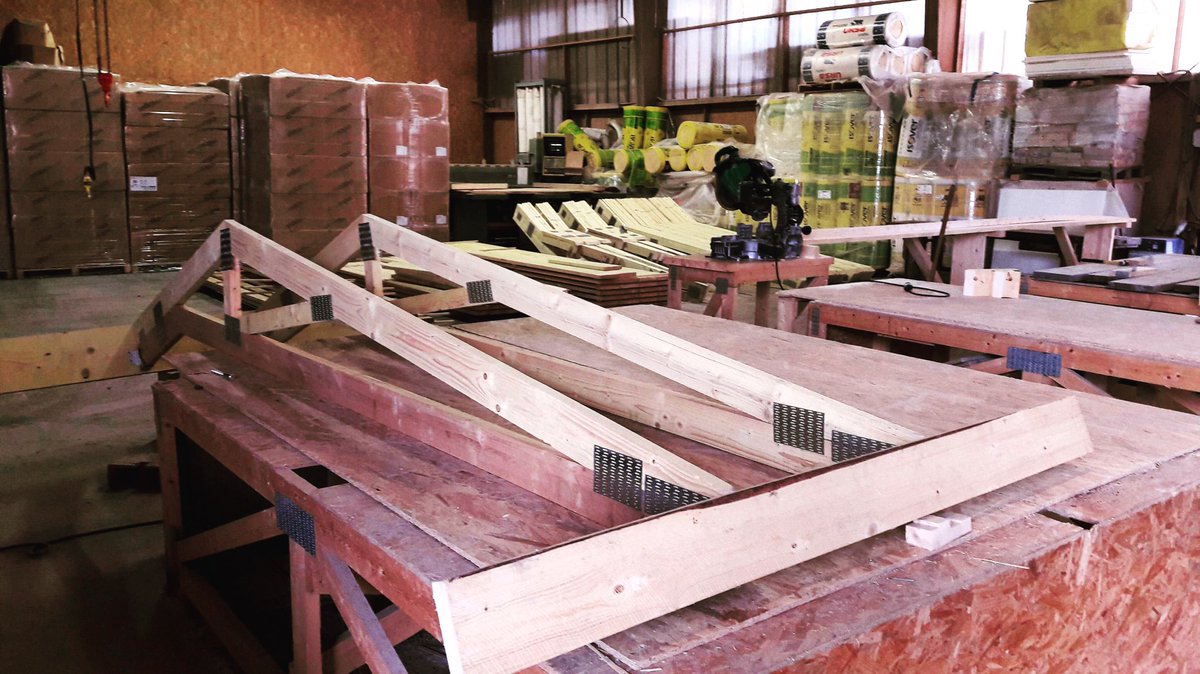 BaityKool's tweet photo. L'assemblage de notre structure en bois à commencé chez notre partenaire CILC ! https://t.co/7ngyWXNmNq