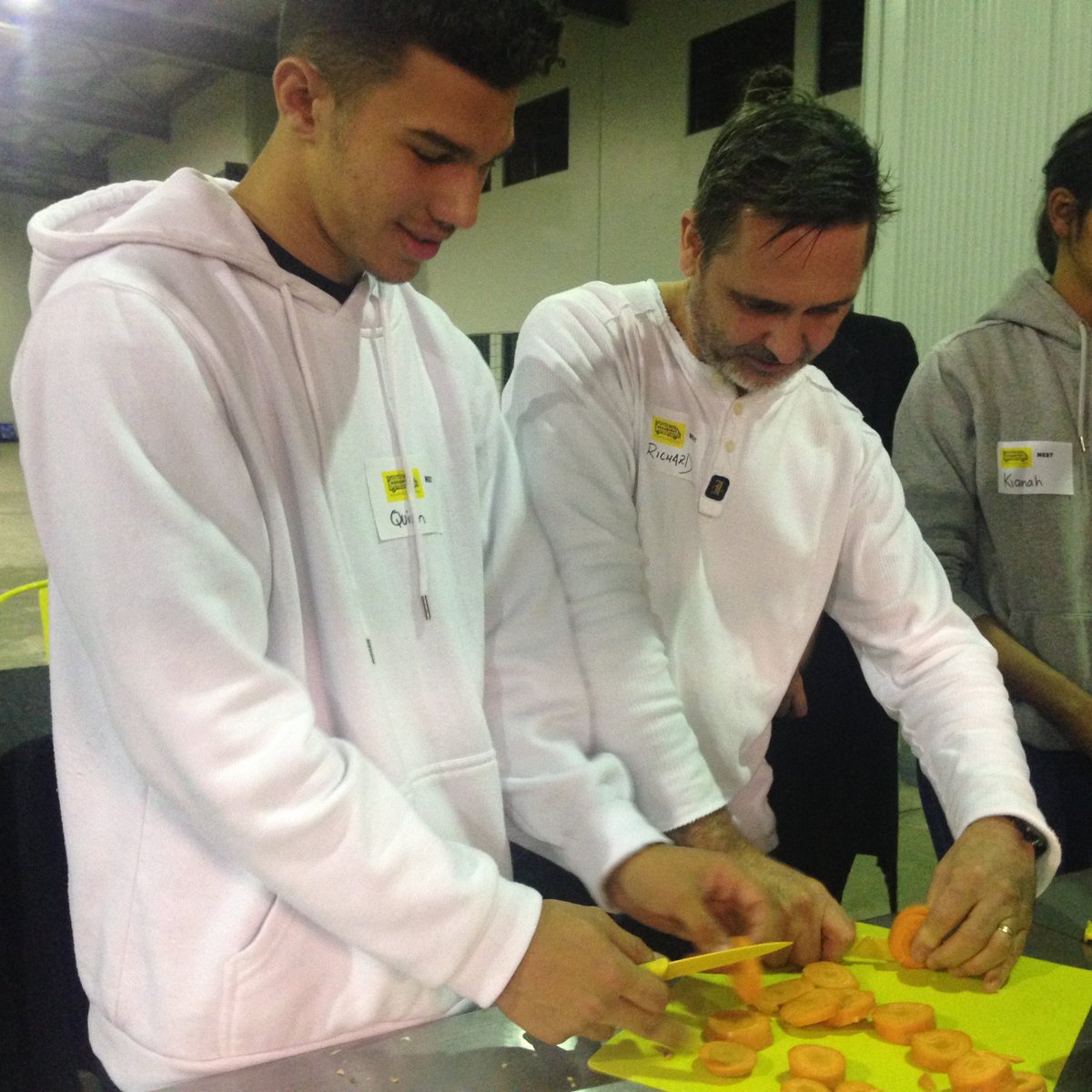 AIEFoundation's tweet photo. Students and their mentors from @AFLQ @CommBank @HSBC_AUS @kpmgaustralia and @Qantas cooking up a storm @OzHarvest in #Brisbane🍲  #mentoring https://t.co/1JYp71GSJZ