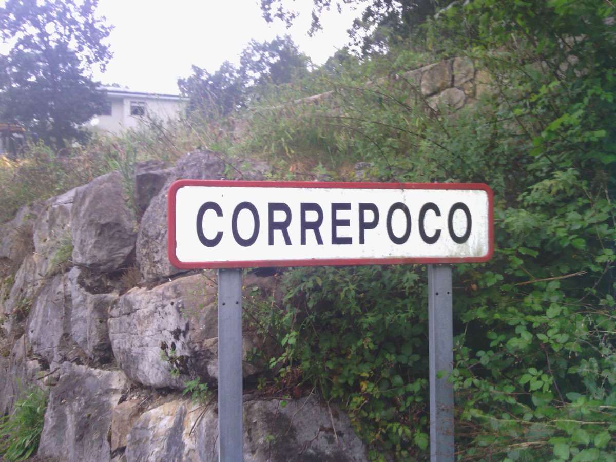 guardiacivil's tweet photo. Si pasas por #Correpoco no hace falta que pegues un zapatazo al freno... confirmamos que el límite de velocidad en travesías sigue siendo de 50 km/h 🤣🤣 https://t.co/rmeTIbKtPw