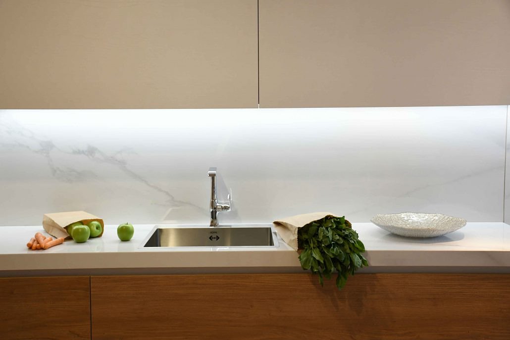 KitchenSina's tweet photo. * Melamine faced doors * Handle-less kitchen
.
.  آشپزخانه هوشمند * کابینت بدون دستگیره *  صفحه سرامیک
.
.
 #sinawood #wood #decoration #mdf #imos  #kerman #design #kitchen #modern #cabinet https://t.co/2UPkTvog5O